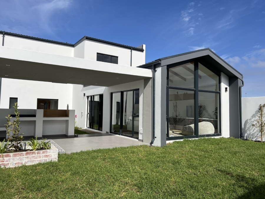 4 Bedroom Property for Sale in Sandown Western Cape